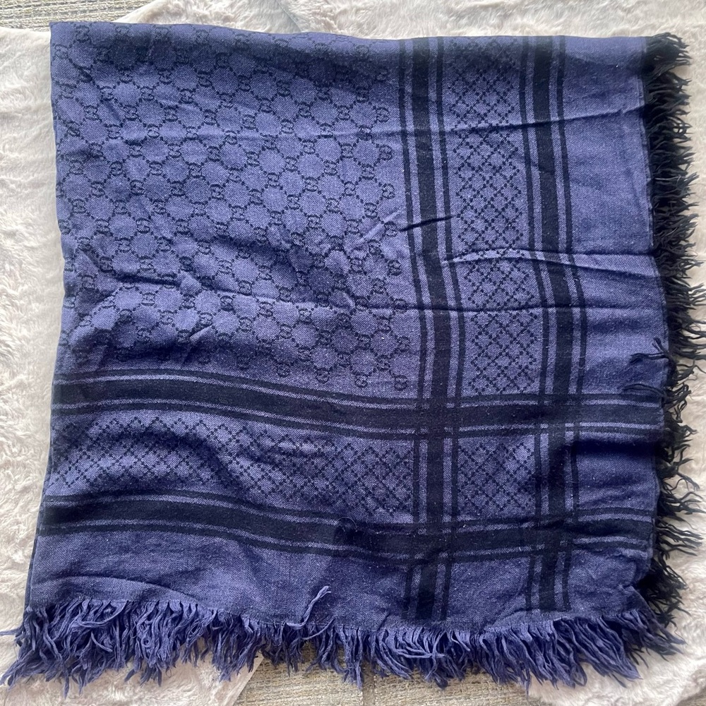 Gucci Diamente Survie Monogram Shawl - Picture 5 of 13
